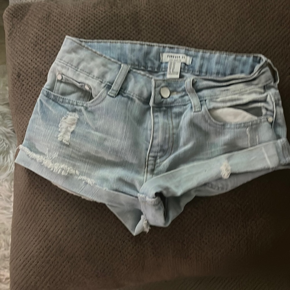 Super cute Forever 21 distressed shorts